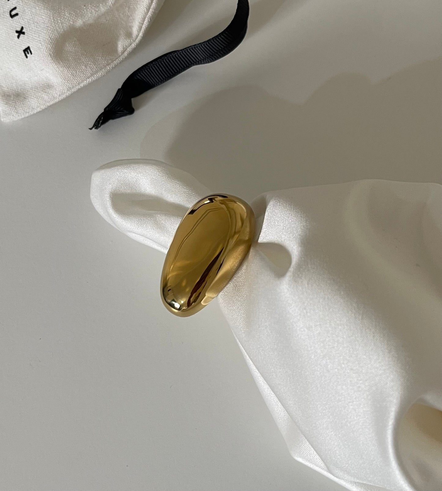 Oval Ring