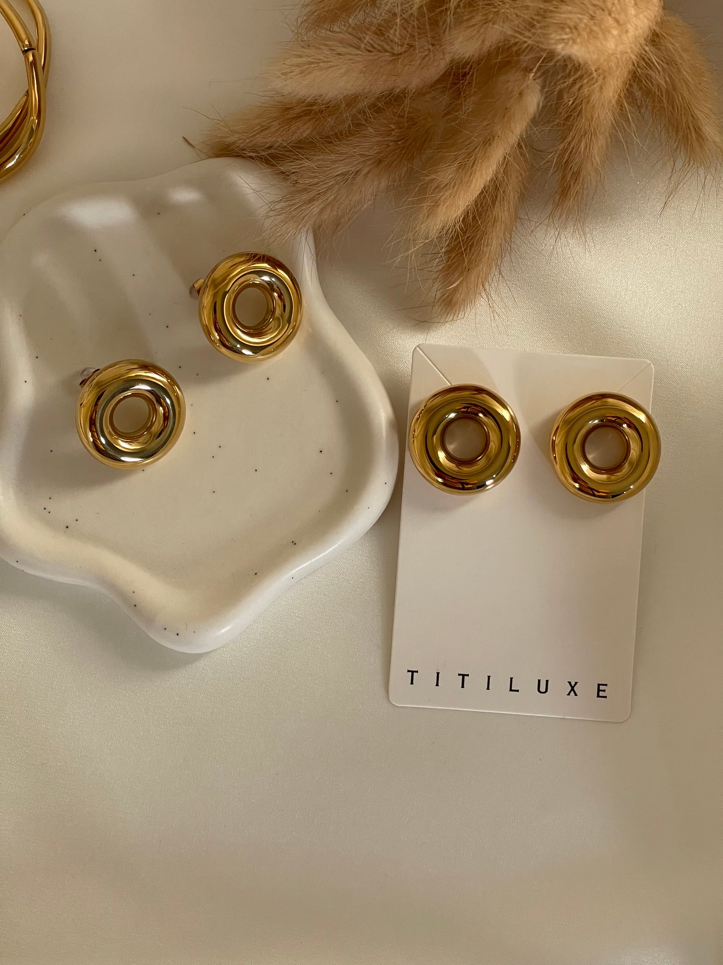 Round Stud Earrings